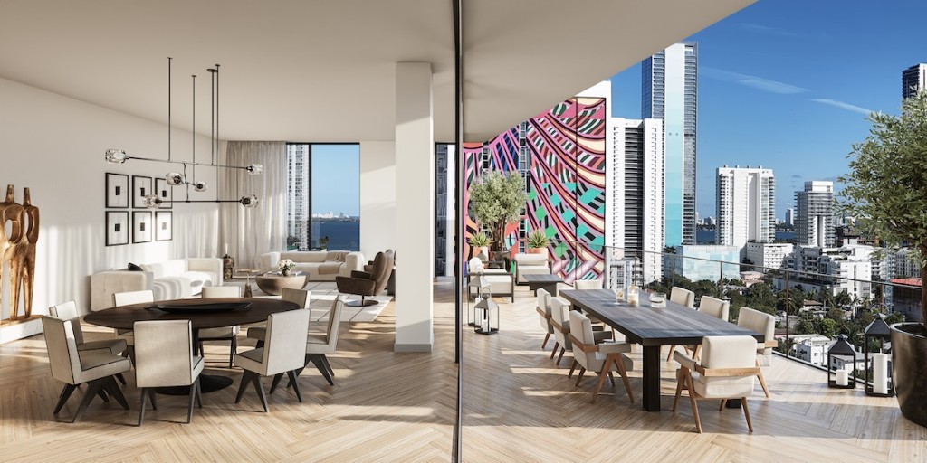 The Rider penthouse iç mekan — su manzaralı yemek alanı